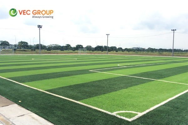 Sân bóng nên gần các khu trung tâm, thuận tiện đi lại và có thời hạn thuê đất từ 3 năm trở lên